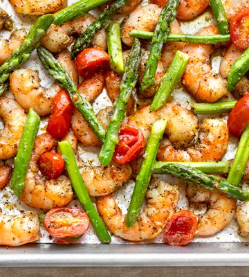 Sheet Pan Shrimp | thecozyapron.com