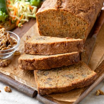 Zucchini Carrot Bread | thecozyapron.com