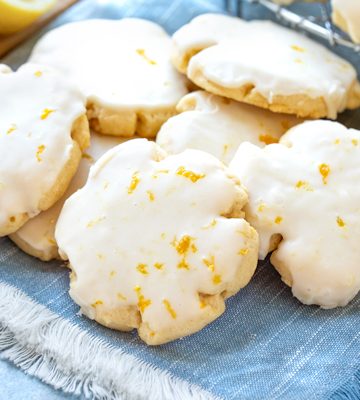 Lemon Cookies | thecozyapron.com
