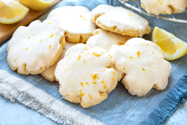 A fresh batch of Lemon Cookies | thecozyapron.com