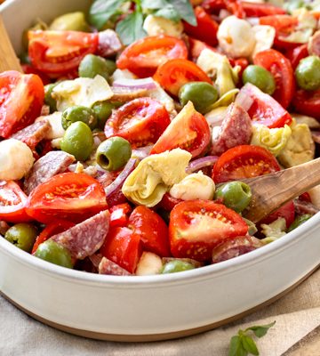 Antipasto Salad | thecozyapron.com