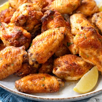 Lemon Pepper Wings | thecozyapron.com