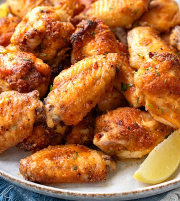 Lemon Pepper Wings | thecozyapron.com