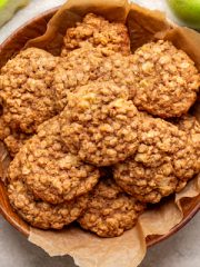 Apple Oatmeal Cookies | thecozyapron.com