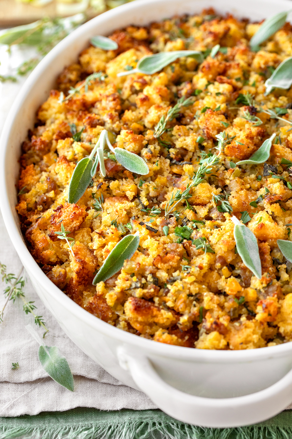 Cornbread Stuffing | thecozyapron.com