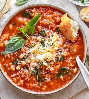 Tomato and White Bean Soup | thecozyapron.com