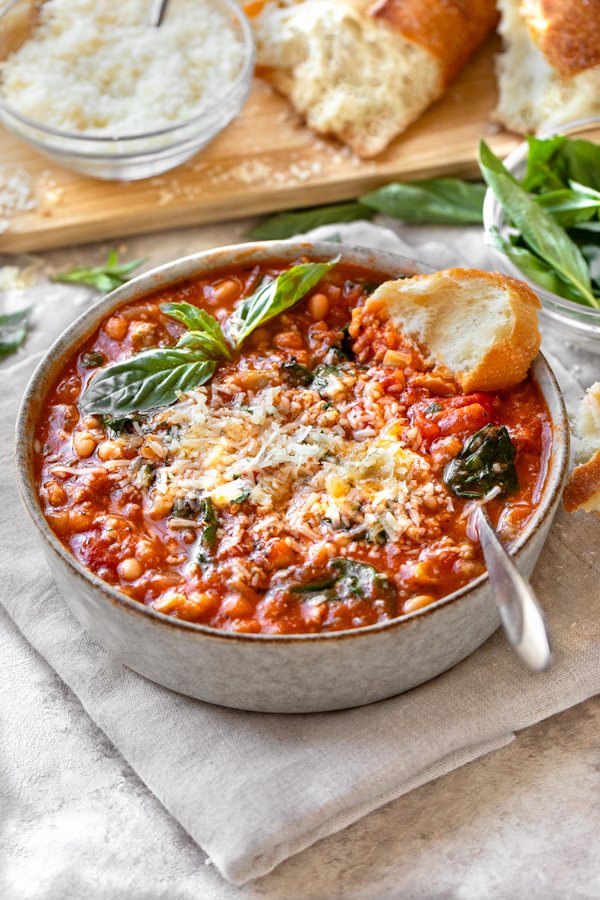 Tomato and White Bean Soup | thecozyapron.com