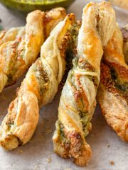 Cheese Twists | thecozyapron.com