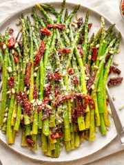 Oven Roasted Asparagus | thecozyapron.com