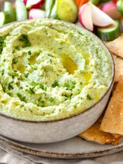 Edamame Hummus | thecozyapron.com