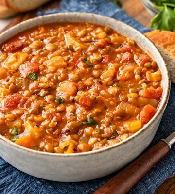 Lentil Vegetable Soup | thecozyapron.com