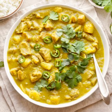 Coconut Curry Chicken | thecozyapron.com