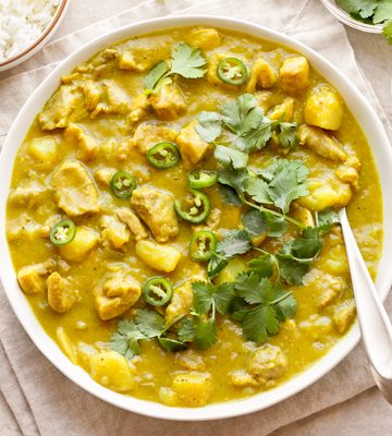 Coconut Curry Chicken | thecozyapron.com