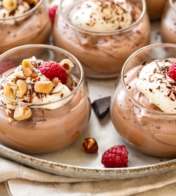 Easy Chocolate Mousse | thecozyapron.com