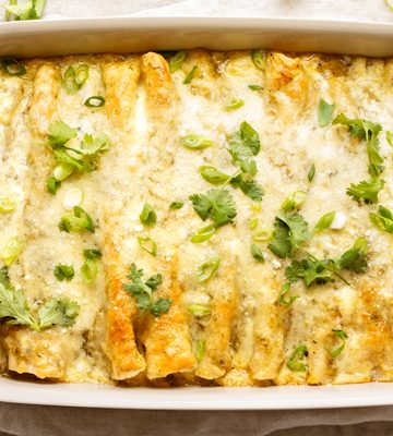 Salsa Verde Chicken Enchiladas | thecozyapron.com