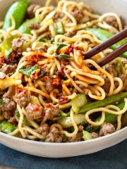 Beef Ramen Noodles with Snap Peas | thecozyapron.com