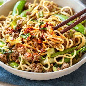 Beef Ramen Noodles with Snap Peas | thecozyapron.com